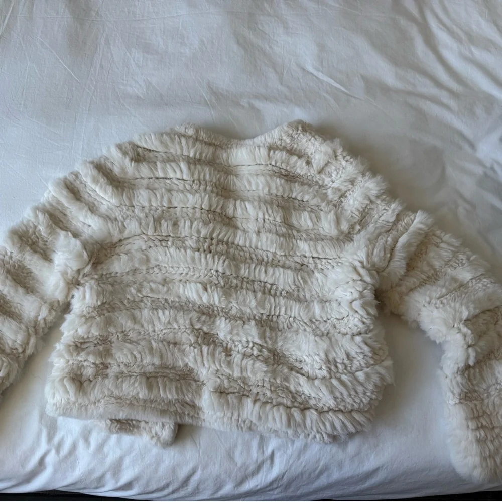 Alice + Olivia Plush Faux Fur Jacket in Beige - Picture 3 of 5